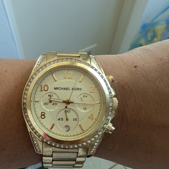 Michael Kors Gold Women's Watch - Picture 1 of 7